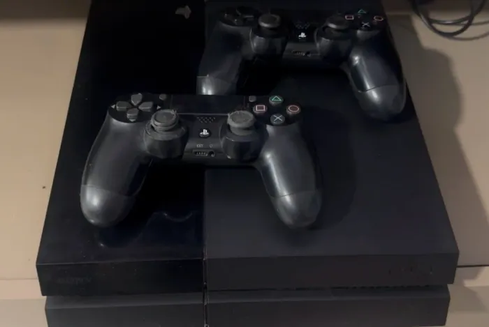 PS4 FAT 500GB 2 Controles