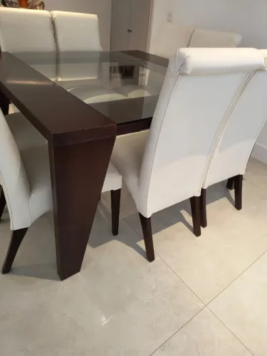 mesa de jantar quadrada com 8 cadeiras