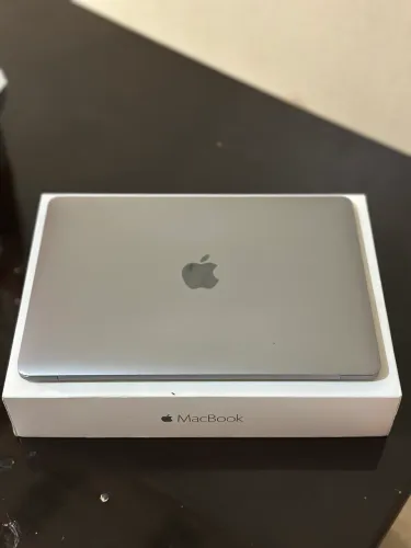 MacBook (Retina, 12-inch, Early 2015)