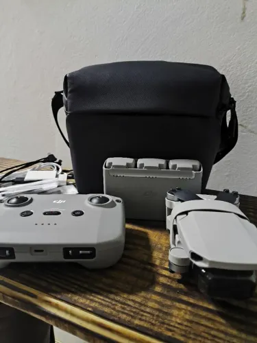 Drone DJI Mini 2 SE Fly More Combo