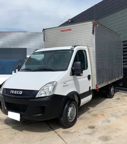 Iveco daily 35s14/baú/2014