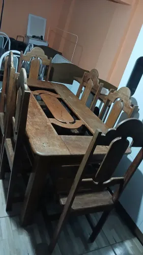 Mesa de madeira angelim pedra com 6 cadeiras
