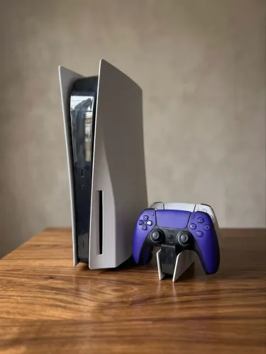 PlayStation 5 com 2 controles + base carregadora