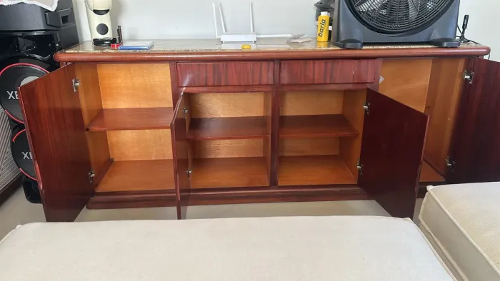 Buffet de madeira