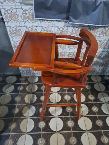 Cadeirinha de Papinha em madeira
