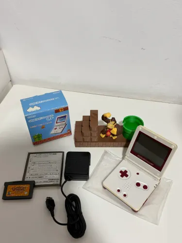 GAME BOY ADVANCE SP FAMICOM COLOR CIB - EDIÇÃO ESPECIAL