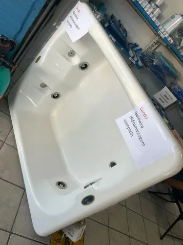 Banheira de hidromassagem 