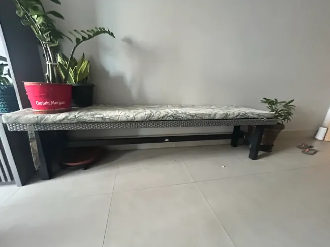 Banco alumínio e vinil de 185 cm largura por 45 com de profundidade  