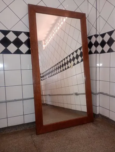 Vendo espelho 1,70 de altura 90 de largura 