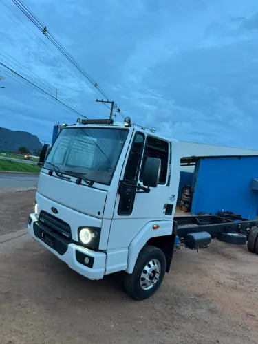Vendo ou troco GUINCHO LANÇA Ford Cargo 1119 2015 no Chassis