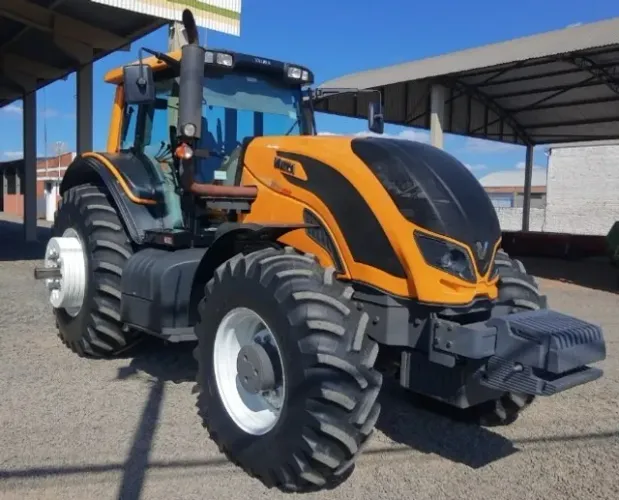 Trator Valtra Bm100 2017. 