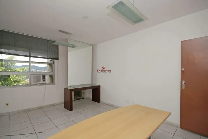 SALA COMERCIAL COM VAGA DE GARAGEM NA AVENIDA RAJA GABAGLIA
