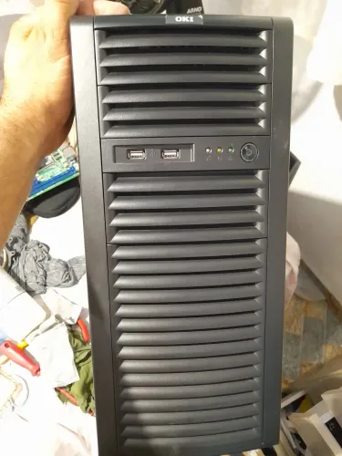 CPU OKI supermicro X10DRL-I com dois processadores E5 2697 v4 e dois HD de 1 tera  