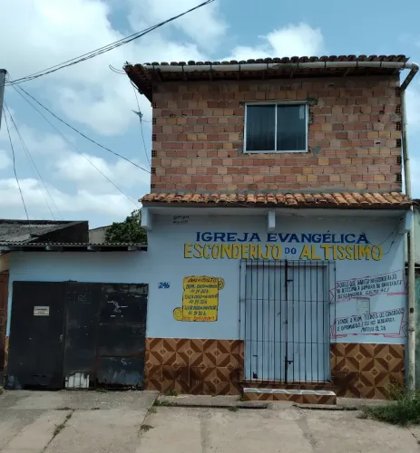 Vendo uma casa no bairro da agulha em Icoaraci Belém PA