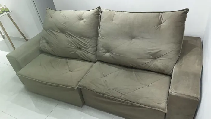 Sofá retrátil 3 lugares ótimas condições
