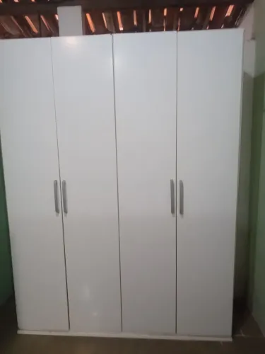 Vendo guarda roupa bem conservado 