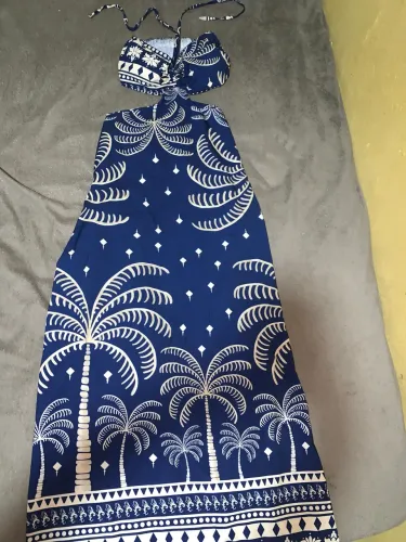 Vestido azul marinho floral