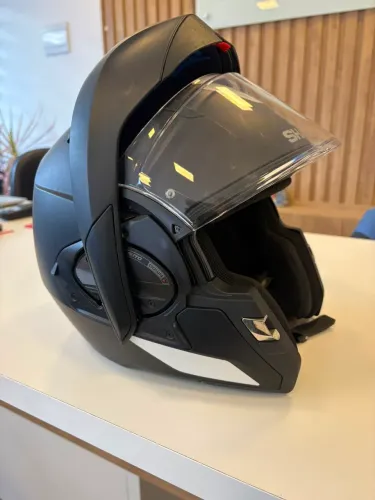 Vendo capacete shark evolution 180 graus usado 4x