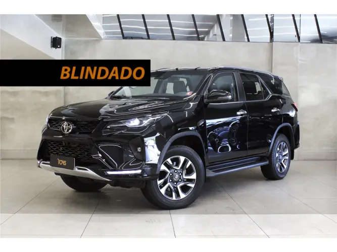 Toyota Hilux SW4 SRX Plat. 4X4 2.8 TB Die. Aut. 2025