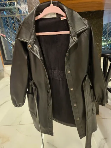 Casaco infantil, Zara, couro fake.