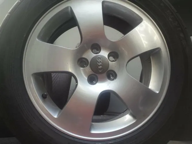 Roda aro 16 VW Golf Turbo Prata Fox 5X100 com Pneu 205 55 16