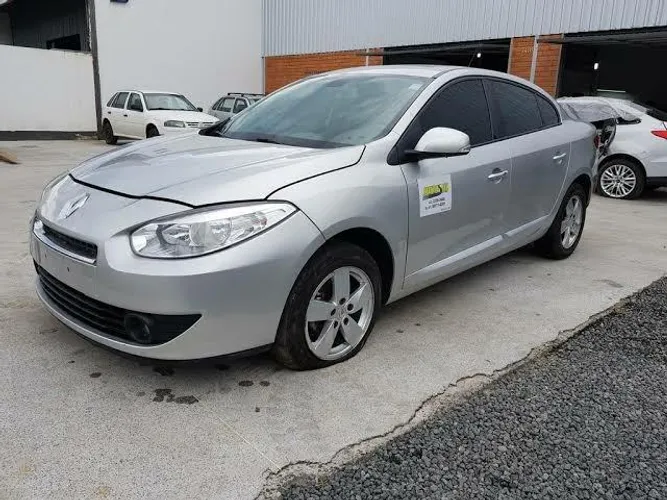 Sucata de Renault Fluence para retirada de peças