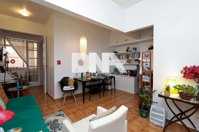 Apartamento : / Residencial / Leme