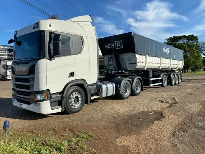 Caminhão Scania R 450 caçamba