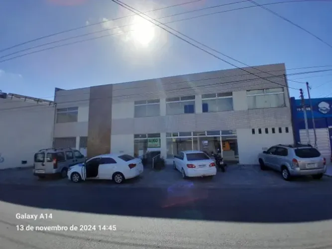 ALUGA-SE PRÉDIO COMERCIAL COM CASA ANEXA - SALGADO FILHO 
