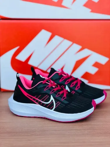 Tênis Nike Feminino Preto e Rosa