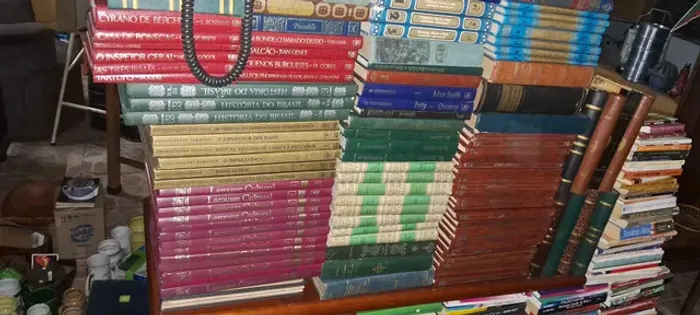 Livros Antigos uso ou decoração 20 reais cada