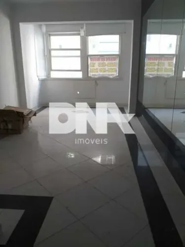 Apartamento - / Residencial / Copacabana