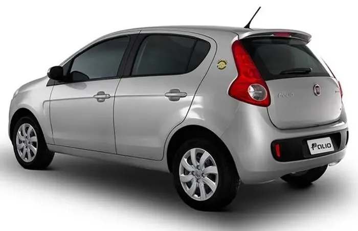 Palio Atractive 2015 para retirada de peças .