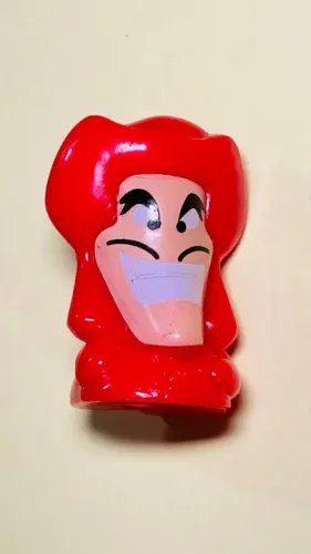 Gogo Crazy Bones - miniatura altura 3 cm - Disney - Capitão Gancho do Peter Pan