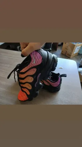 TENIS NIKE VAPORMAX PLUS ORIGINAL SEMI-NOVO