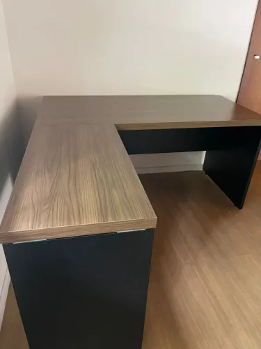 Mesa em L com Cadeira Esteirinha para Escritório