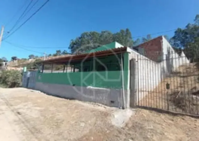 Imóvel para venda com 100 metros quadrados com 3 quartos em Centro - Chácara - MG