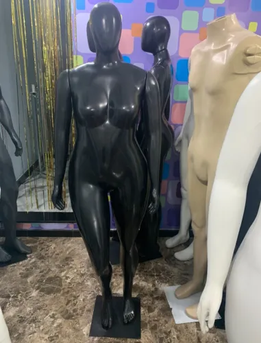 Manequim Plus