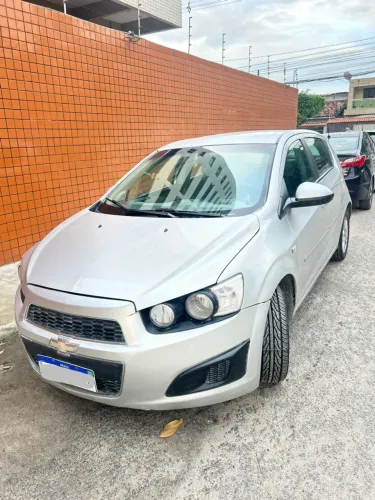  Sonic LT hacth 1.6 automático GF6