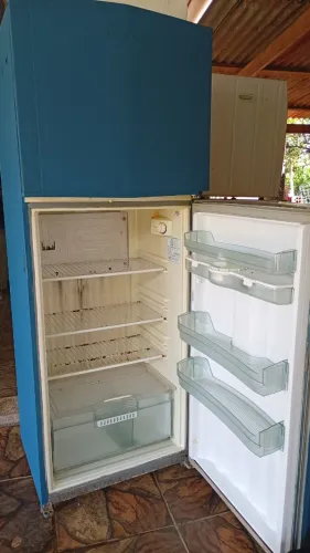 Vendo geladeira ou troco