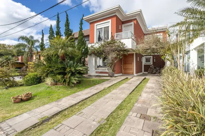 Casa no condomínio com 220m² e 3 suítes no Terra Ville Belém Novo