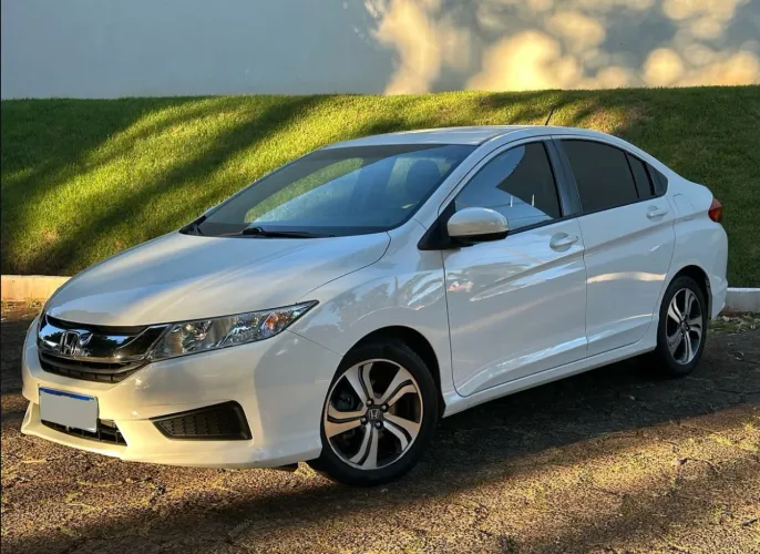 HONDA CITY BRANCO SEMINOVO