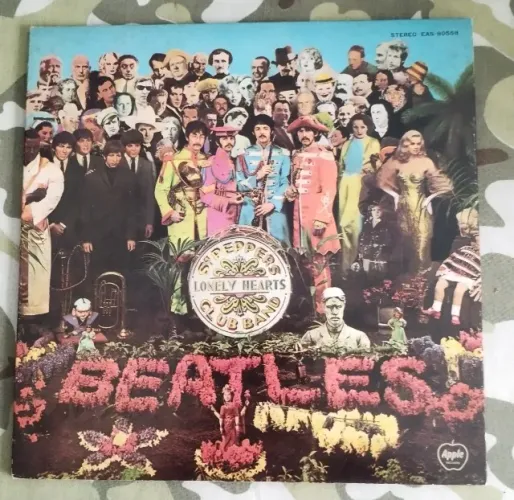 LP Vinil The Beatles Sgt. Pepper's Lonely Hearts Club Band P1976 Ed Japão EX Black Novembr