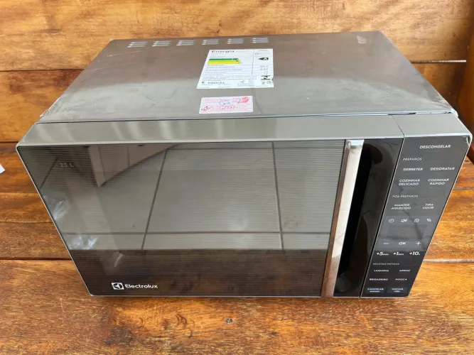 Micro-ondas Electrolux 23L 127v com detalhes  FAVOR LER A DESCRIÇÃO