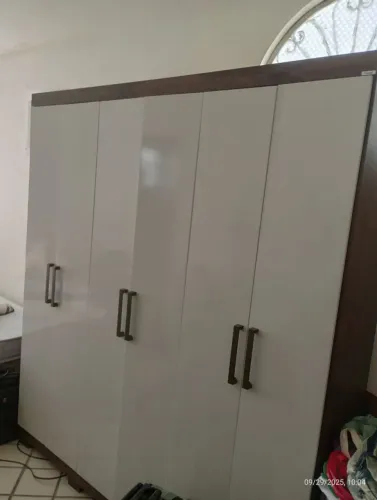 Guarda-roupa 6 portas