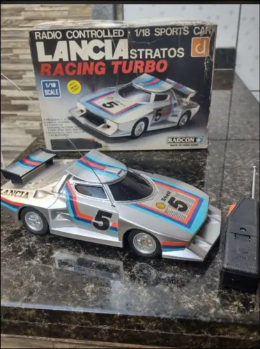 Carro de controle remoto escala 1/18 (antigo, vintage, raridade, relíquia)