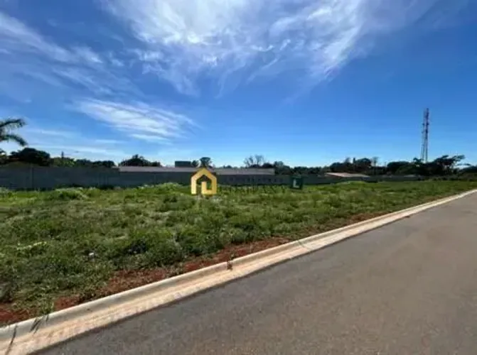 Condomínio Villagio Brunelli - Terreno no Condomínio Villagio Brunelli - Araçoiaba da Serr