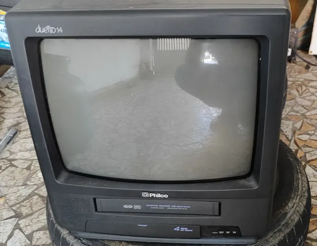 TV Philco Duetto 14 com VHS Integrado