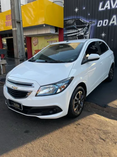 Onix 2016 1.4 LT Impecável 