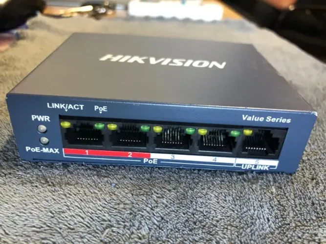 Switch 4 Portas Poe + uplink Inteligente Ethernet  Ds-3e1105p-ei/m